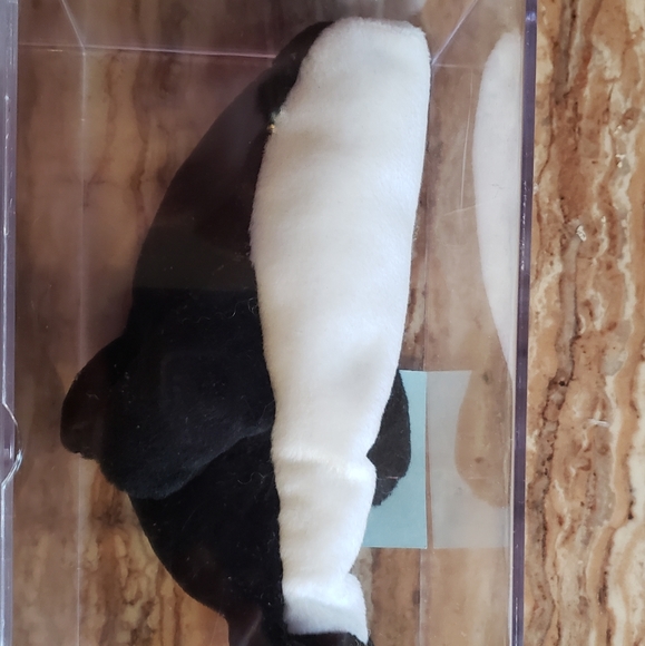 AUTHENTIC Beanie baby Splash the Whale. Mint condition. Comes with acrylic case - Picture 5 of 10